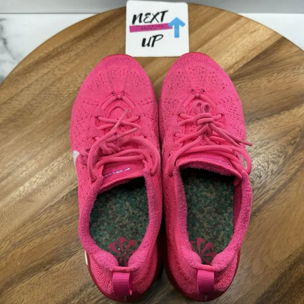 Womens size 7-Nike Air Vapormax 2023 Flyknit Hyper Pink Sneakers DV6840-601